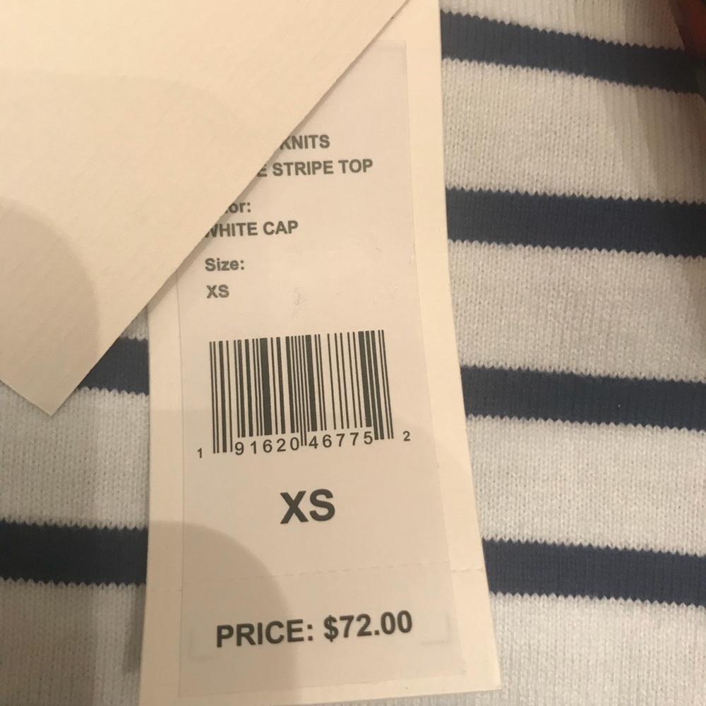 Gorgeous Vineyard Vines dip dye striped shirt - Picture 8 of 8